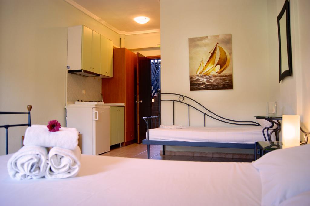Kastalia Aparthotel Амоляни Стая снимка